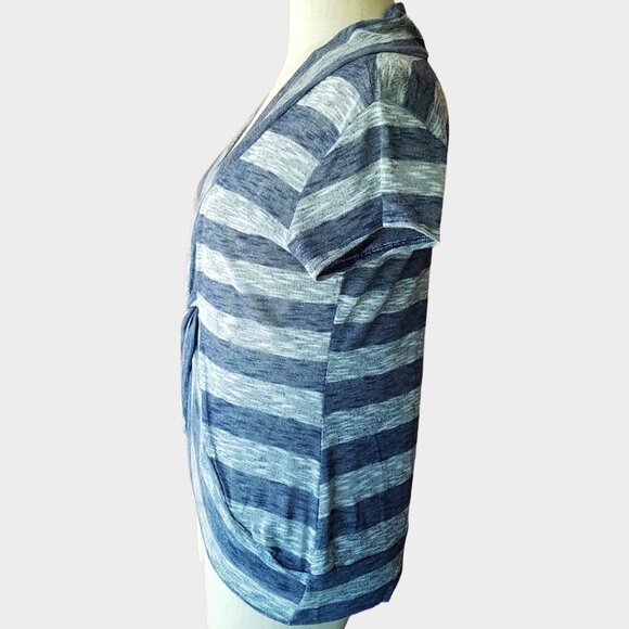 Vanity Front Twist Blue & Gray Striped Cap Sleeve Top - XL - Picture 3 of 12